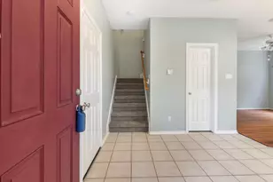 229 E Summerhaze Circle, The Woodlands, TX 77382 - Photo 5