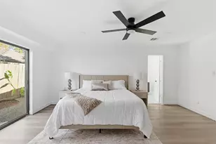 303 E Fair Harbor Ln, Houston, TX 77079 - Photo 17