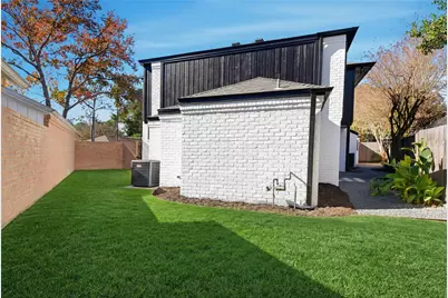 303 E Fair Harbor Lane, Houston, TX 77079 - Photo 35