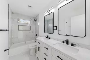 303 E Fair Harbor Ln, Houston, TX 77079 - Photo 31