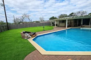 614 Sunset Ln, La Marque, TX 77568 - Photo 3