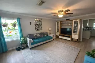 614 Sunset Ln, La Marque, TX 77568 - Photo 5