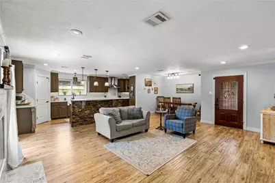 112 April Wind Drive E, Montgomery, TX 77356 - Photo 5