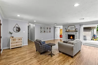 112 April Wind Drive E, Montgomery, TX 77356 - Photo 3