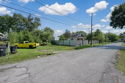 7223 Tilgham Street, Houston, TX 77020 - Photo 1