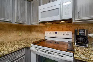 1730 Ave C, El Campo, TX 77437 - Photo 21