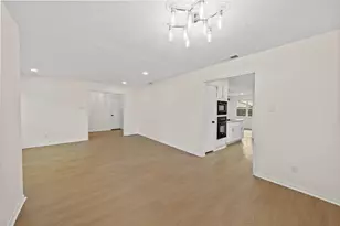 2931 Kevin Ln, Houston, TX 77043 - Photo 11