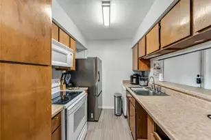 3085 Walnut Bend Ln, Houston, TX 77042 - Photo 15