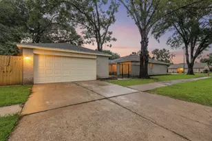 13703 Cologne Dr, Houston, TX 77065 - Photo 3