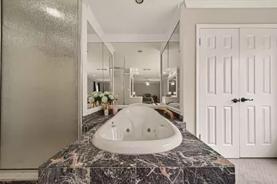 2814 Shadowdale Drive, Houston, TX 77043 - Photo 35