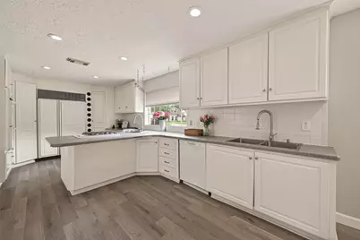 2814 Shadowdale Drive, Houston, TX 77043 - Photo 15