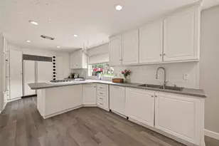 2814 Shadowdale Dr, Houston, TX 77043 - Photo 15