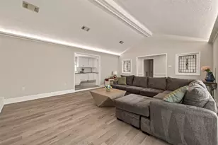 2814 Shadowdale Dr, Houston, TX 77043 - Photo 11