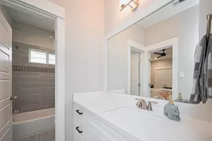 5209 Pinemont Creek Ln, Houston, TX 77018 - Photo 11