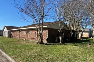 2801 6th Ave N, Texas City, TX 77590 - Photo 3