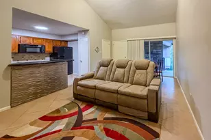 2574 Marilee Ln, Houston, TX 77057 - Photo 1