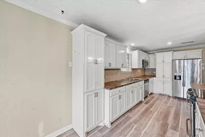 8830 Blaylock Lane, Beaumont, TX 77707 - Photo 15