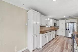 8830 Blaylock Ln, Beaumont, TX 77707 - Photo 15