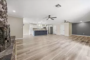 8830 Blaylock Ln, Beaumont, TX 77707 - Photo 5