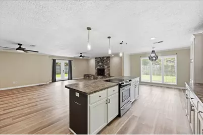 8830 Blaylock Lane, Beaumont, TX 77707 - Photo 11