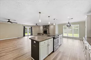 8830 Blaylock Ln, Beaumont, TX 77707 - Photo 11