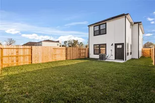 7101 Weyburn St, Houston, TX 77028 - Photo 27