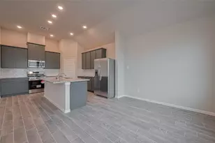 1070 Comal Trl, Dayton, TX 77535 - Photo 21