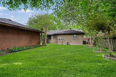 2702 Meandering Trail, Houston, TX 77339 - Photo 19