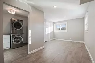 301 Mimosa Dr, Hitchcock, TX 77563 - Photo 15