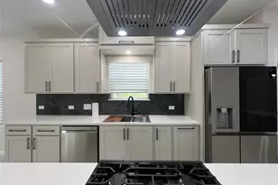 817 Center St, Richmond, TX 77469 - Photo 17