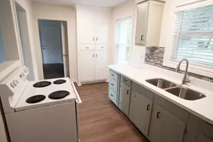 55 Elm Ct, Lake Jackson, TX 77566 - Photo 5