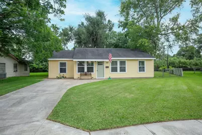 55 Elm Court, Lake Jackson, TX 77566 - Photo 1