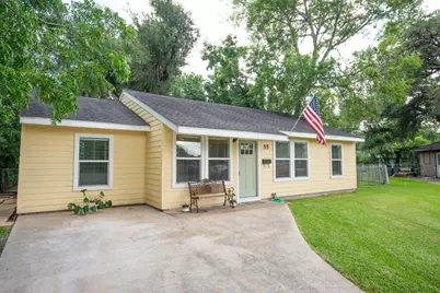 55 Elm Court, Lake Jackson, TX 77566 - Photo 3