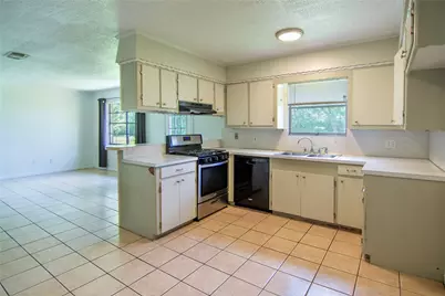 820 Midas Lane, Alvin, TX 77511 - Photo 9