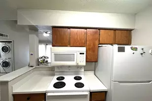 10211 Sugar Branch Dr, Houston, TX 77036 - Photo 5