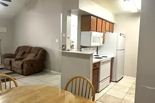 10211 Sugar Branch Dr, Houston, TX 77036 - Photo 9