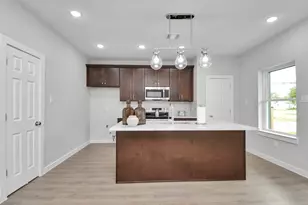 9808 Nedwald St, Houston, TX 77029 - Photo 11