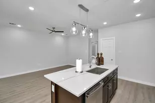 9808 Nedwald St, Houston, TX 77029 - Photo 15