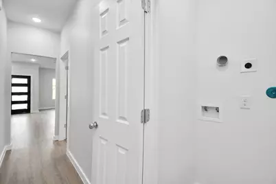 9808 Nedwald Street, Houston, TX 77029 - Photo 25