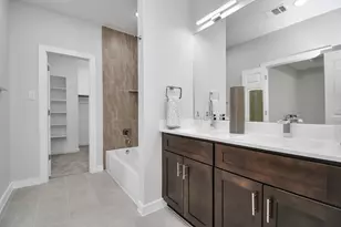 9808 Nedwald St, Houston, TX 77029 - Photo 29