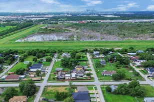 9808 Nedwald St, Houston, TX 77029 - Photo 7