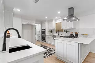 10911 Riverview Dr, Houston, TX 77042 - Photo 17