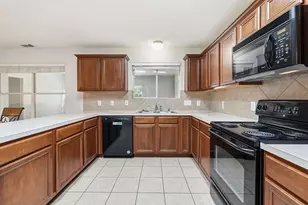 13407 Barton Meadow Ln, Rosharon, TX 77583 - Photo 11