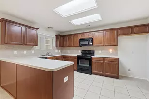 13407 Barton Meadow Ln, Rosharon, TX 77583 - Photo 11