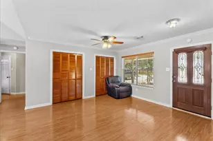 607 Sharondoah Dr, Highlands, TX 77562 - Photo 7