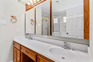 607 Sharondoah Dr, Highlands, TX 77562 - Photo 21