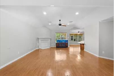 607 Sharondoah Drive, Highlands, TX 77562 - Photo 9