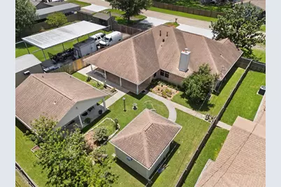 607 Sharondoah Drive, Highlands, TX 77562 - Photo 5