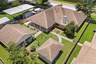 607 Sharondoah Dr, Highlands, TX 77562 - Photo 5