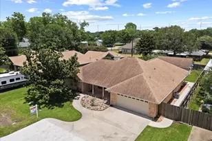 607 Sharondoah Dr, Highlands, TX 77562 - Photo 3